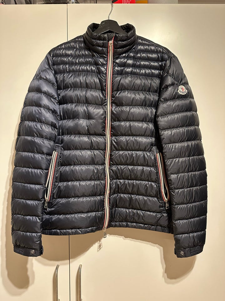 Dynejakke, str. M, Moncler