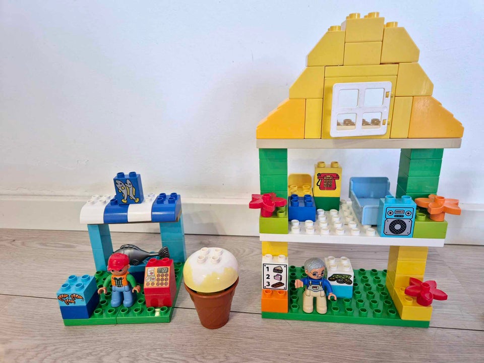 Lego Duplo, By