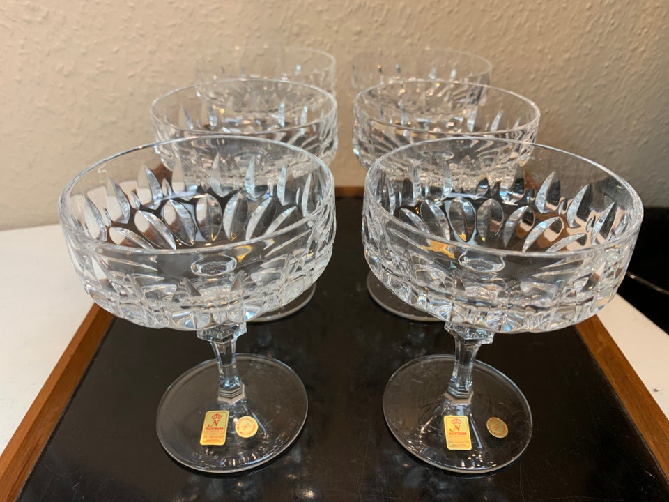 Glas, Vintage champagneskåle