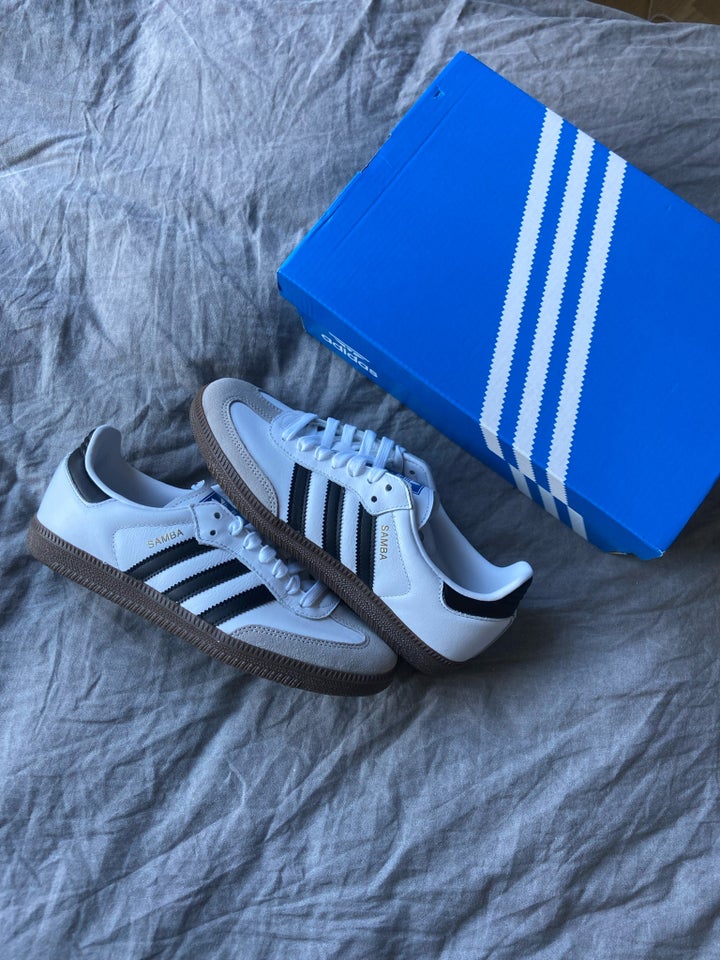 Sneakers, str. 39,5, Adidas