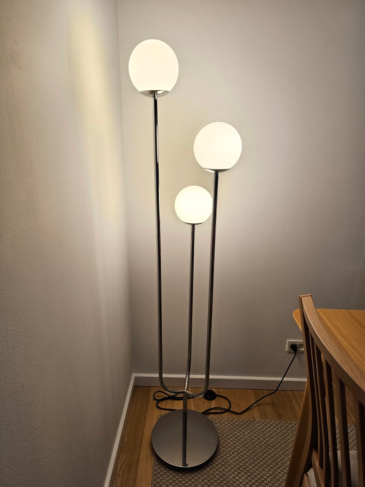 Gulvlampe, IKEA