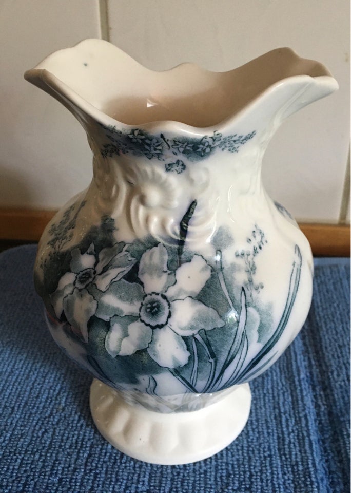 english potteri -vase med