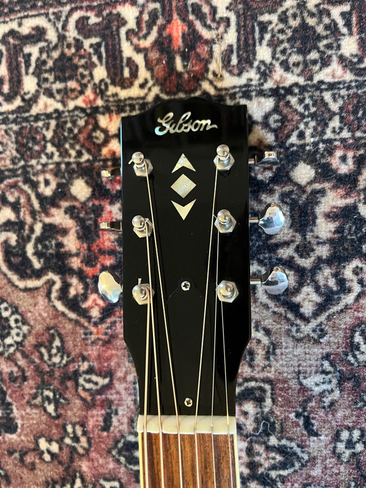 Western, Gibson Advanced Jumbo