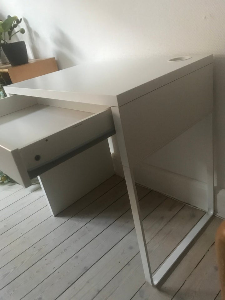 Skrive-/computerbord, Ikea