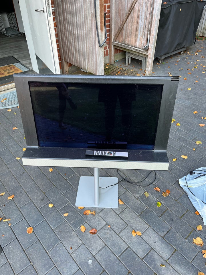 Bang  Olufsen, Beovision 8, 32"