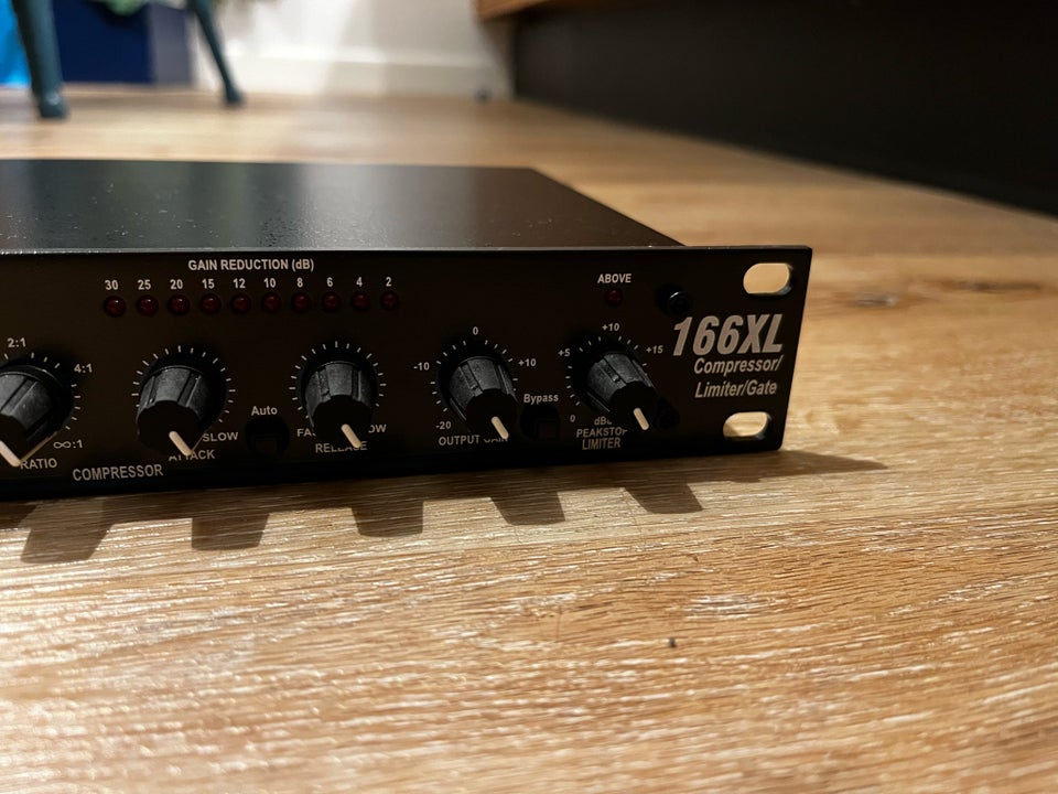 DBX 166XL Compressor / Limiter /