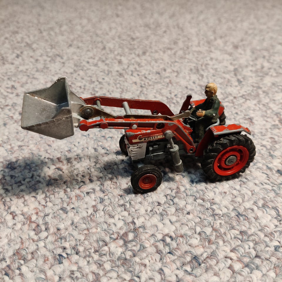 Modelbil, Måske Corgi Traktor med