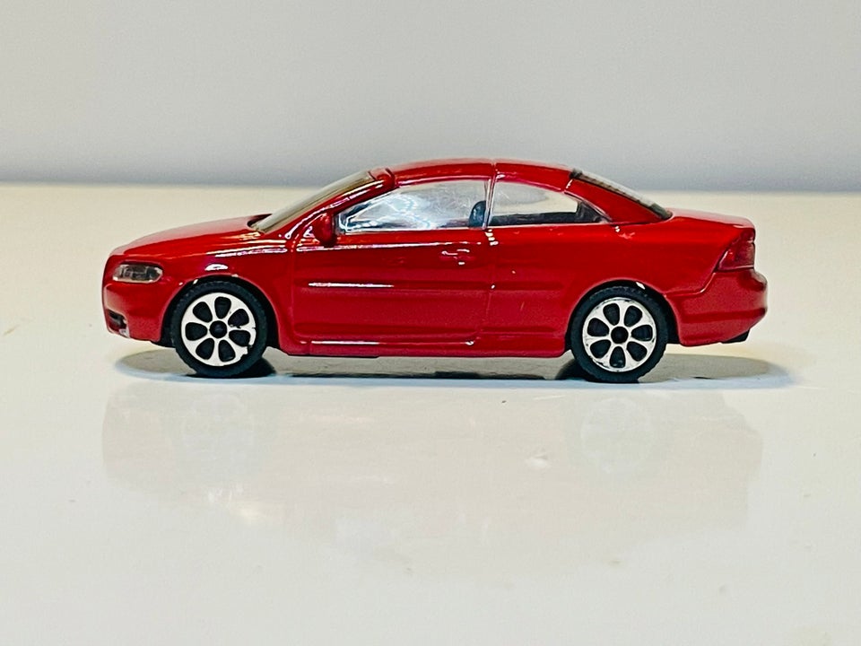 Modelbil, Bburago Volvo C70, skala