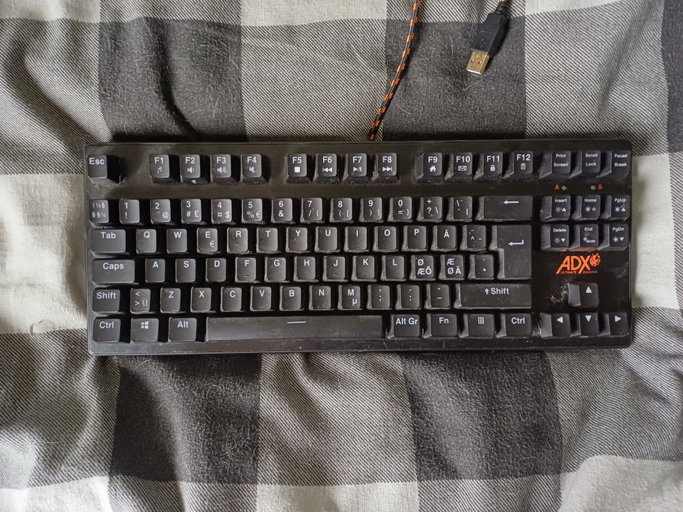 Tastatur, ADX, RGB mekanisk