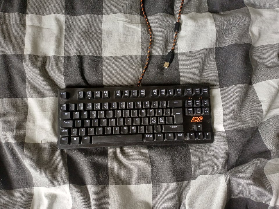 Tastatur, ADX, RGB mekanisk