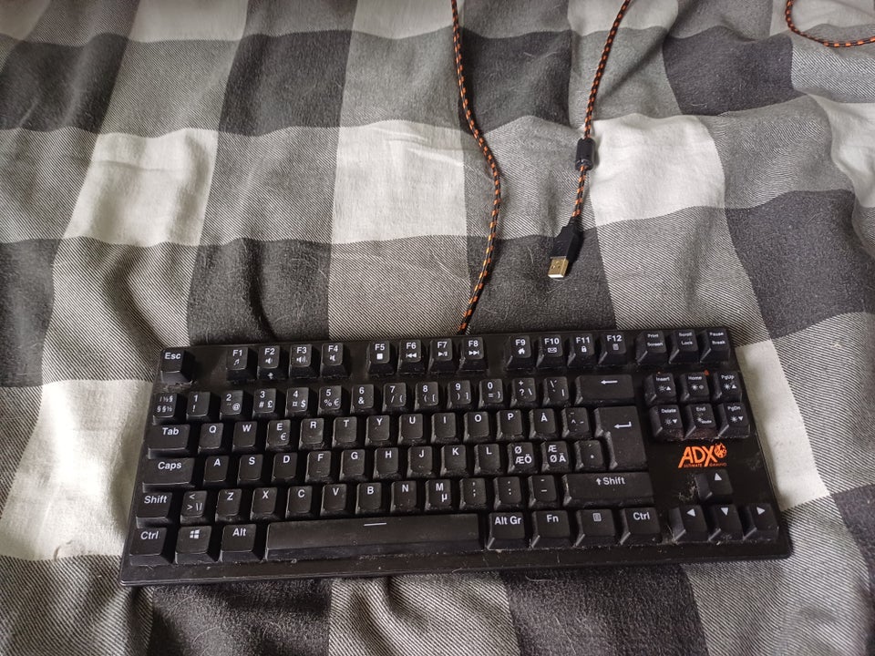 Tastatur, ADX, RGB mekanisk