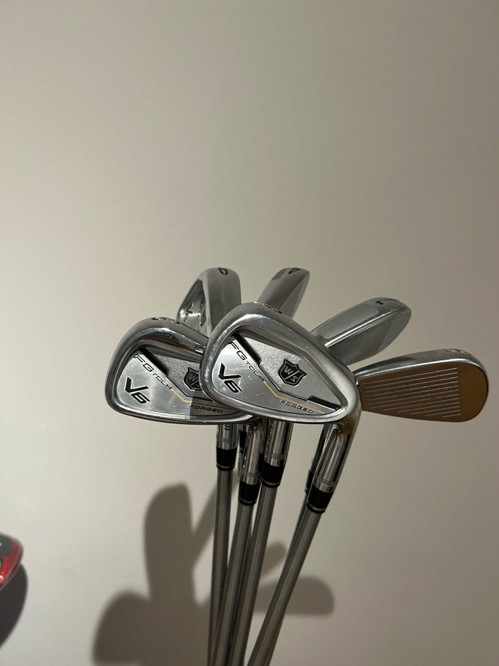 Stål golfjern, Wilson V6 Tour