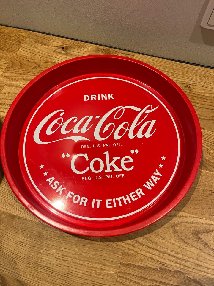 Coca Cola, Bakke