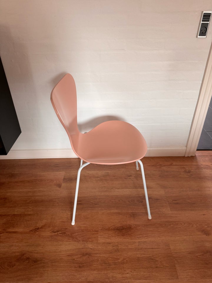 Arne Jacobsen, 3107,