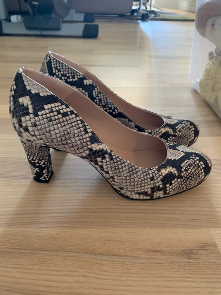 Pumps, str. 39,5, Unisa