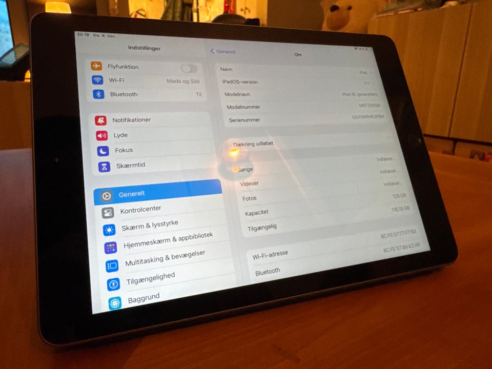 iPad 6, 128 GB, sort