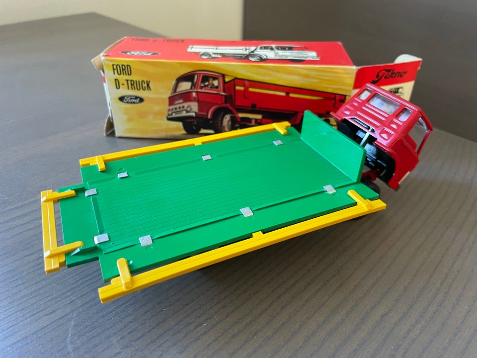 Modelbil, Tekno 915 Ford D800