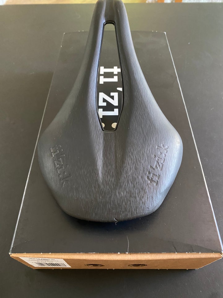 Sadel, FIZIK Vento Argo 00 Carbon