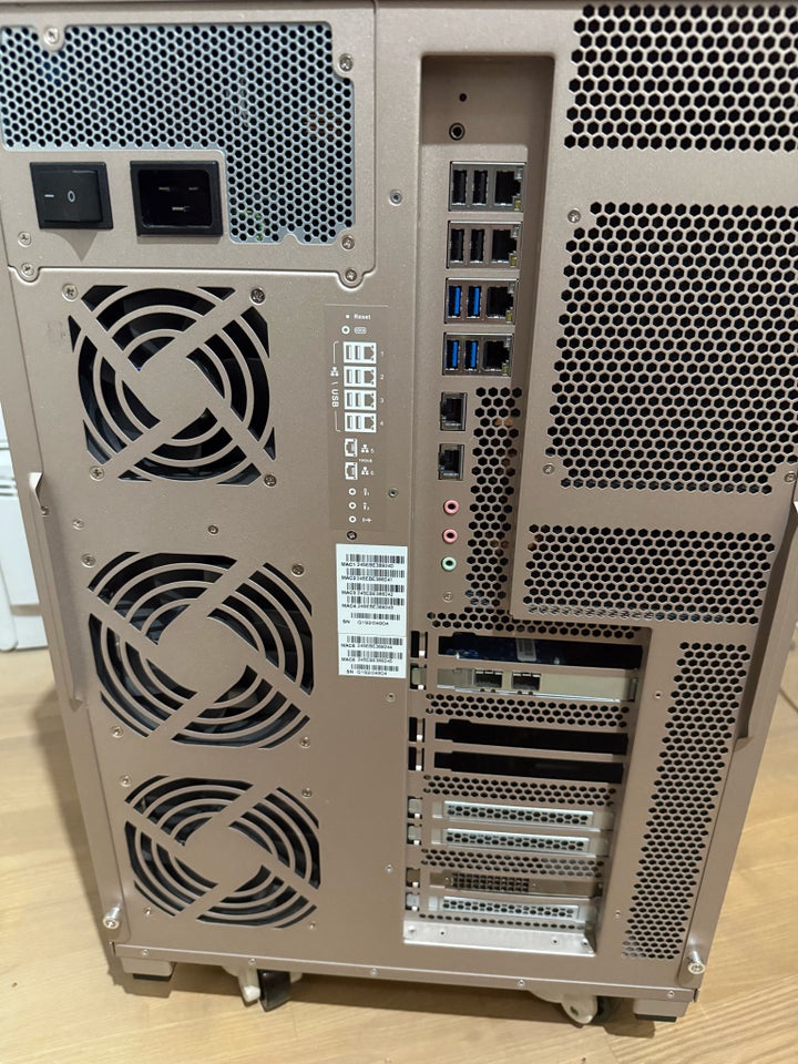 Server, QNAP TS-2888X, Perfekt