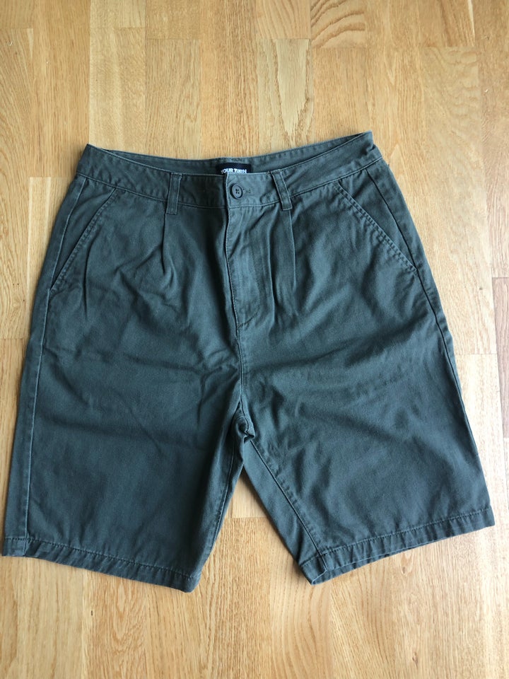 Shorts, Yourturn, str. 30