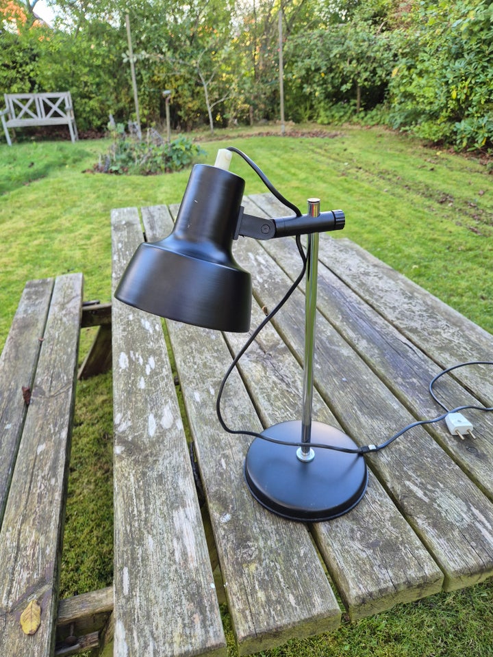 Lampe, E. S Horn