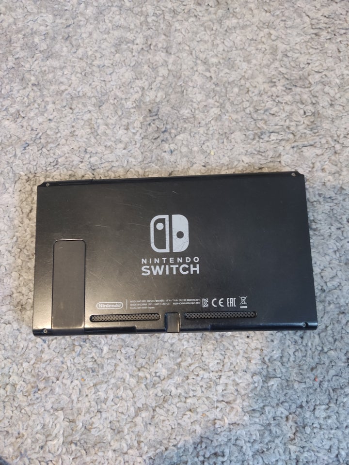 Nintendo anden, Switch V1