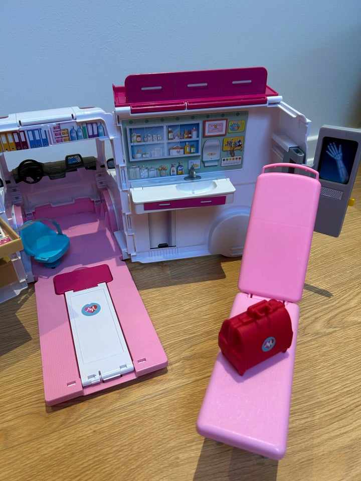 Barbie, Ambulance