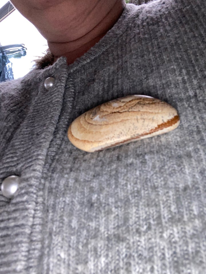 Broche, andet materiale