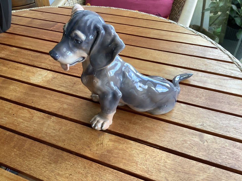 Porcelænshund af gravhund nr078