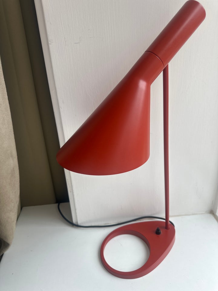 Arne Jacobsen AJ bordlampe