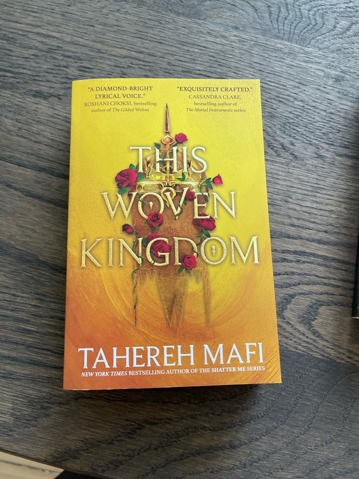 This woven kingdom, Tahereh Mafi,