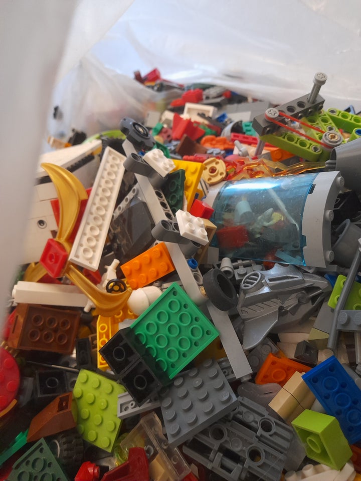 Lego blandet, 8.5 kg med figurer og