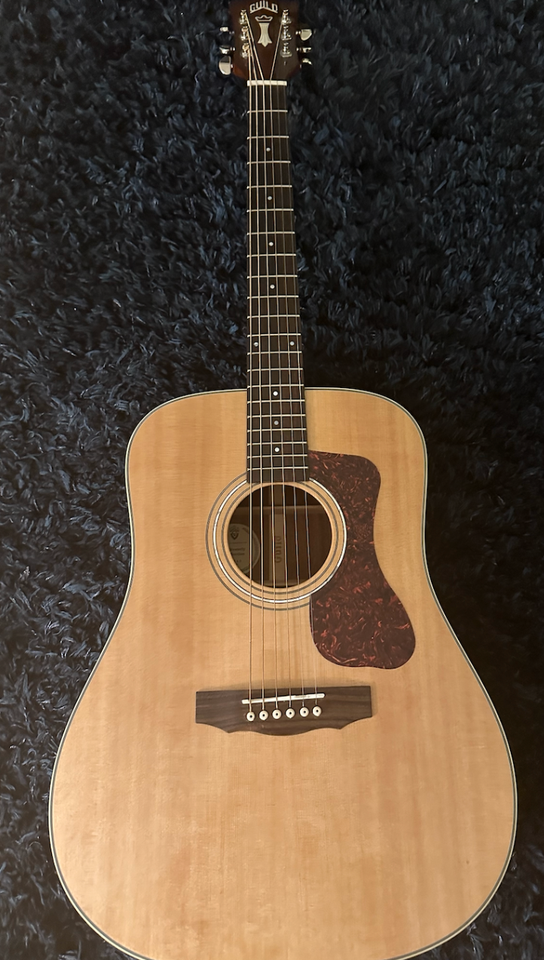 Western, Guild D-140