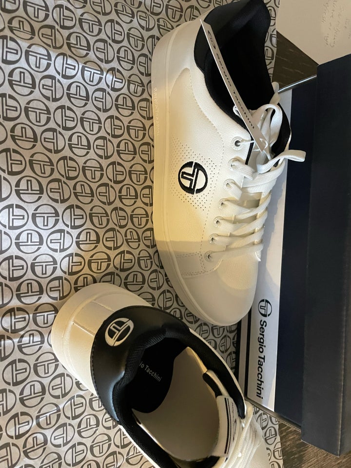 Sneakers Tacchini str 42