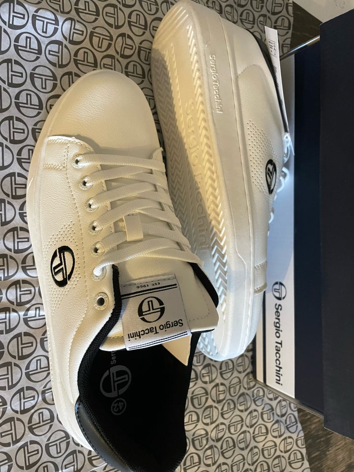 Sneakers Tacchini str 42