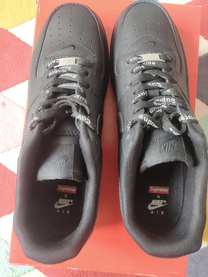 Sneakers str 43 Black