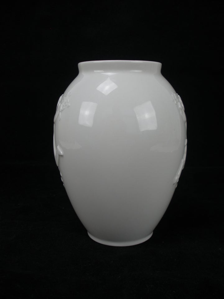 Art Deco Blanc De Chine Vase 4119