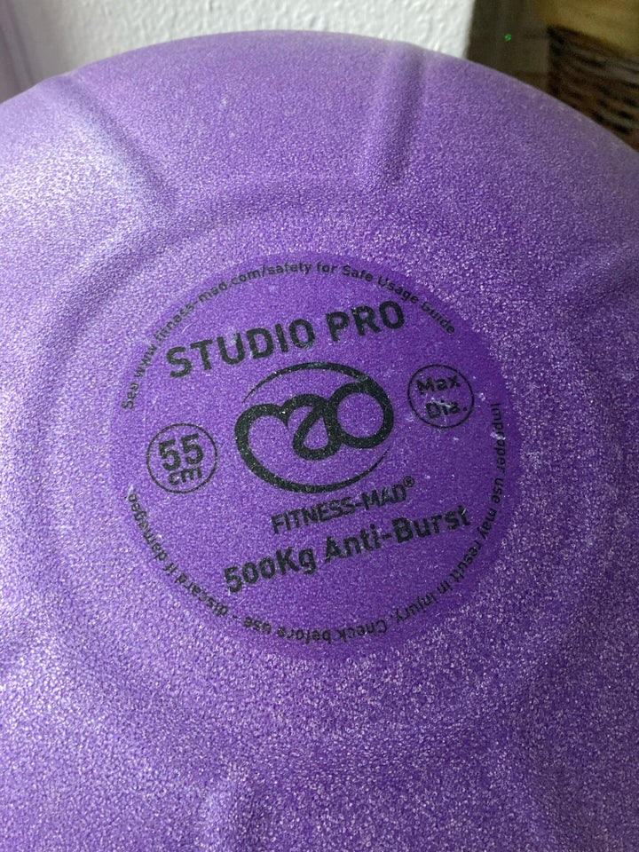 Bold, Studio pro