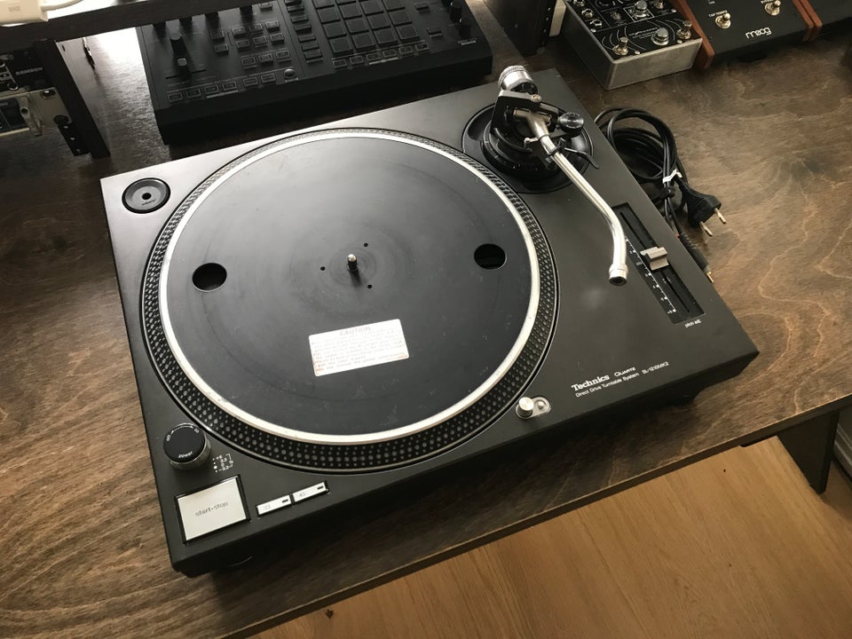 Pladespiller, Technics, 1210 mk2