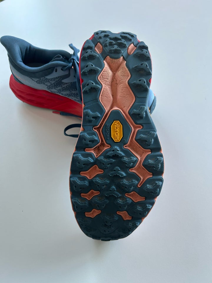 Løb, Hoka speedgoat 5