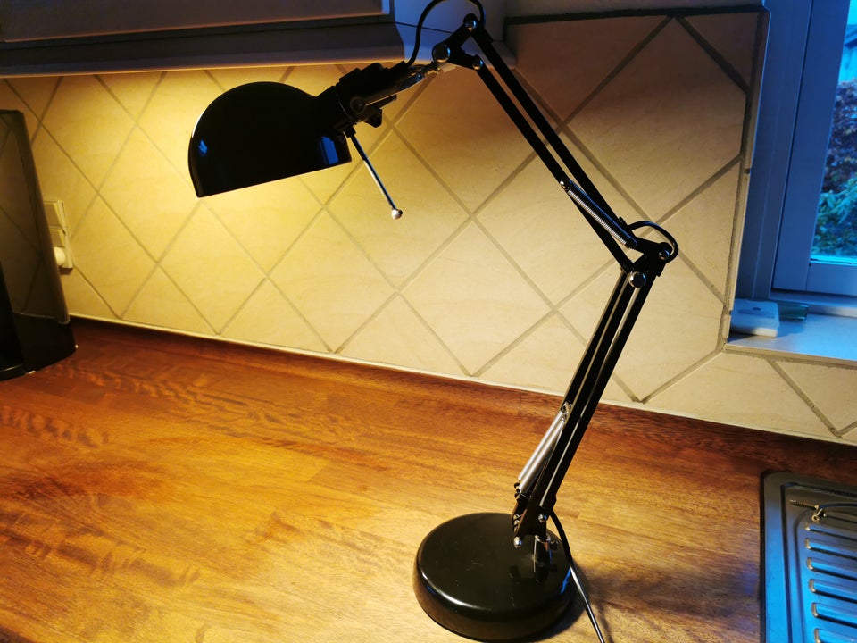 Skrivebordslampe, Ikea