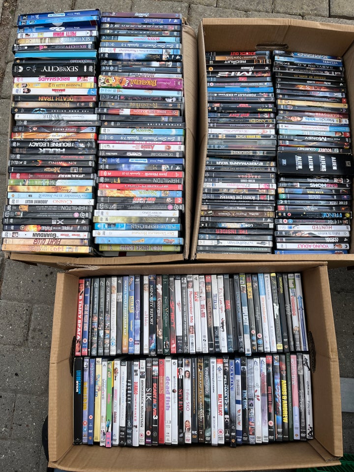 over 450 dvd'er DVD action