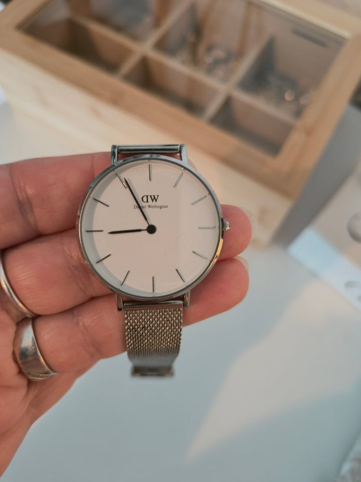 Dameur, Daniel Wellington