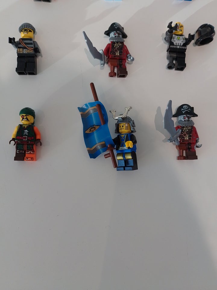 Lego Minifigures, Diverse