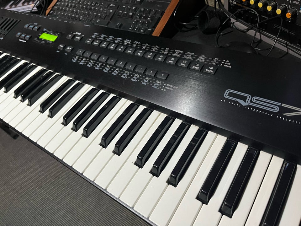 Synthesizer, Alesis QS7