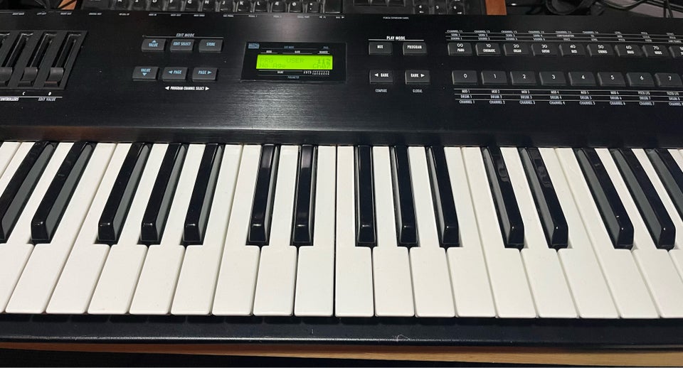 Synthesizer, Alesis QS7