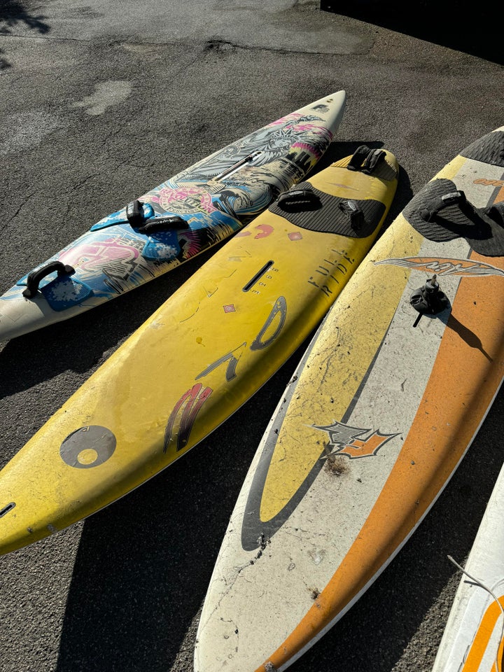 Forskelligt ældre windsurfing