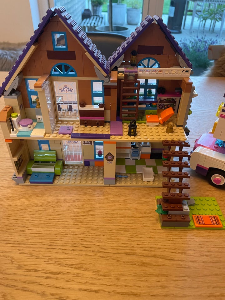 Lego City, Lego hus og bus