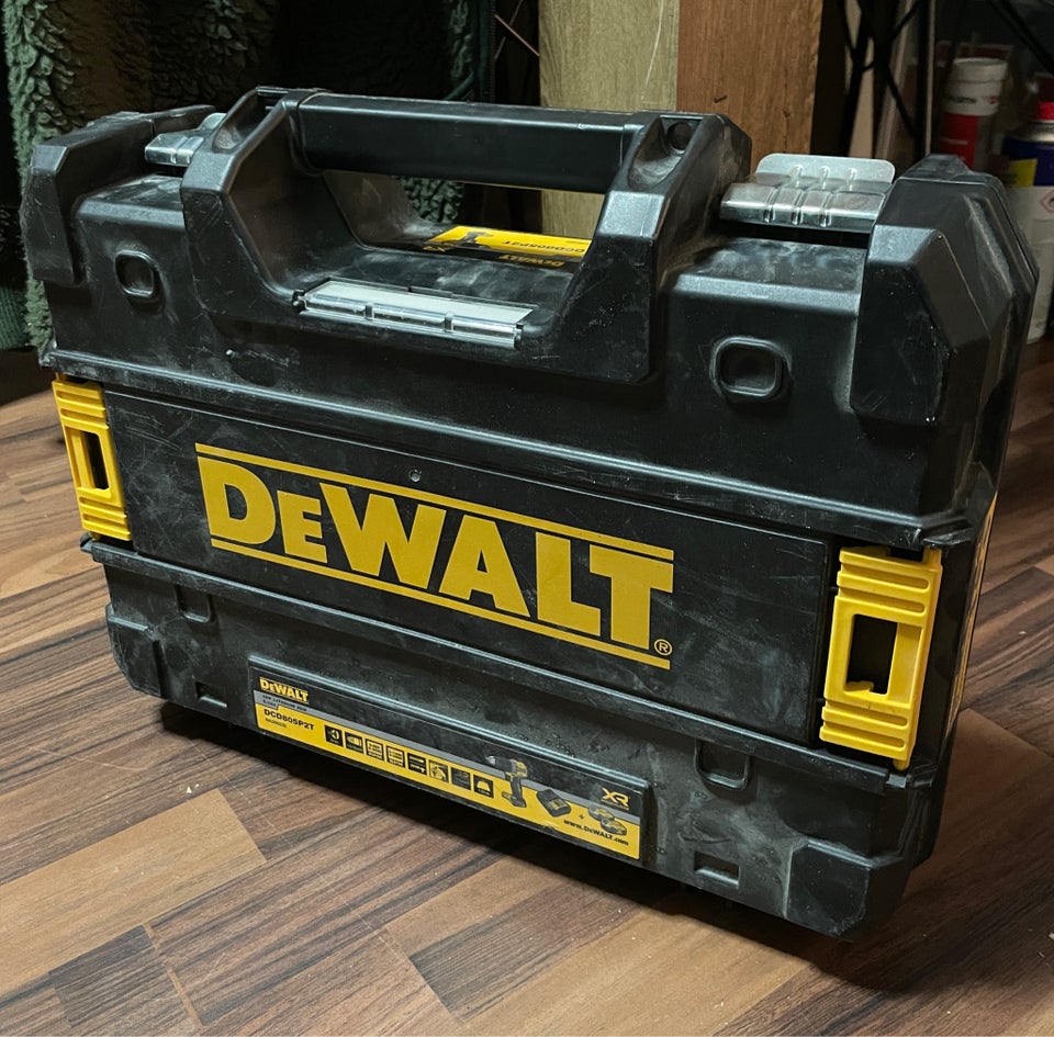 Slagboremaskine, Dewalt DCD100