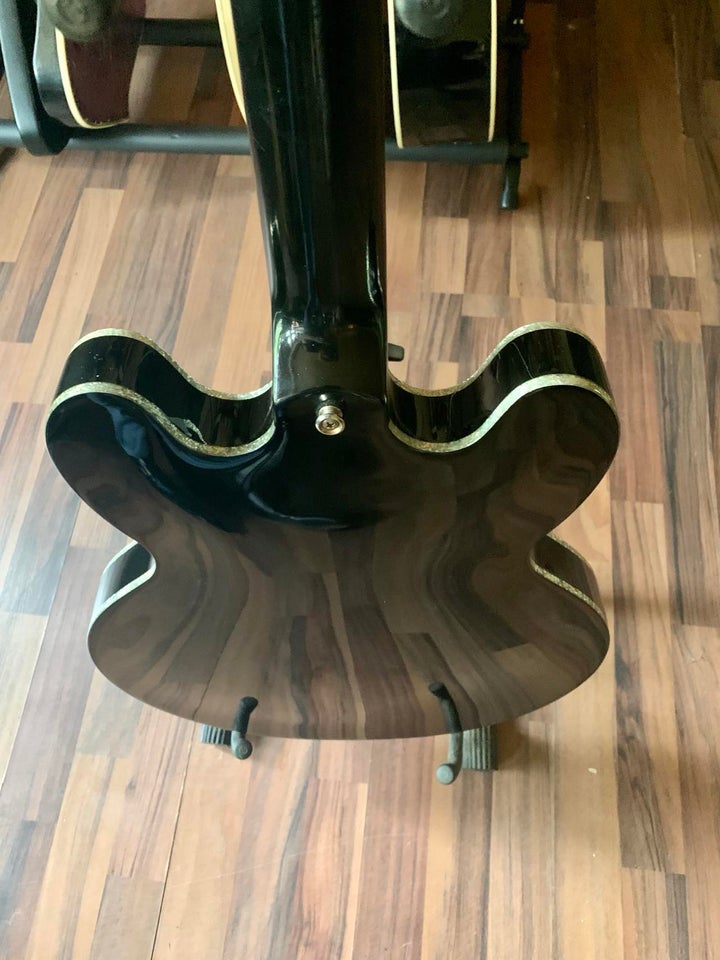 Elguitar, Epiphone Black dot